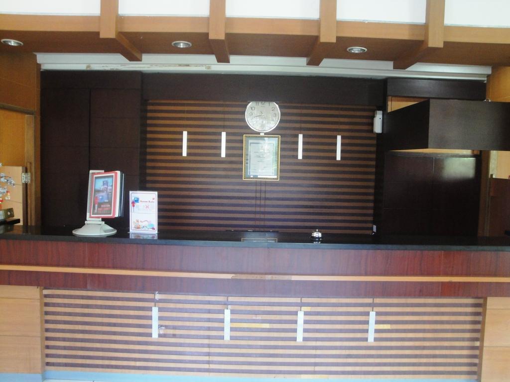 Hotel Bintang Surakarta  Exterior photo
