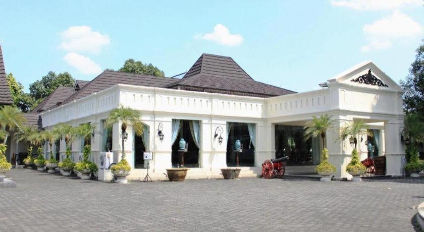 Hotel Bintang Surakarta  Exterior photo